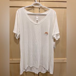 Lularoe Rainbow 🌈 Christy Tee